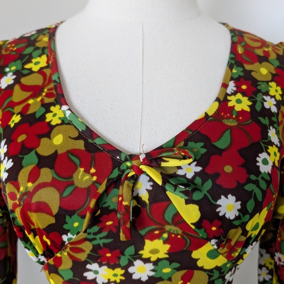 70's Floral Maxi Dress Cape Long Sleeve V-neck Fitted Flare - Picture 11 of 14